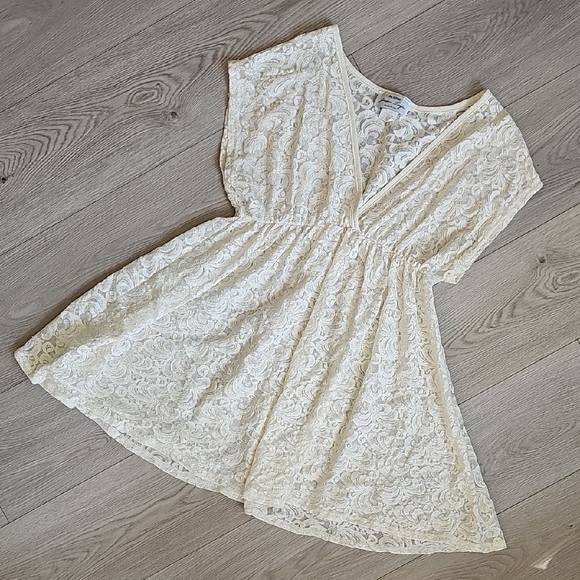 Jordan Taylor Romantic Feminine Sheer Lace Stretchy Blouse No Lining, Large - Picture 1 of 11